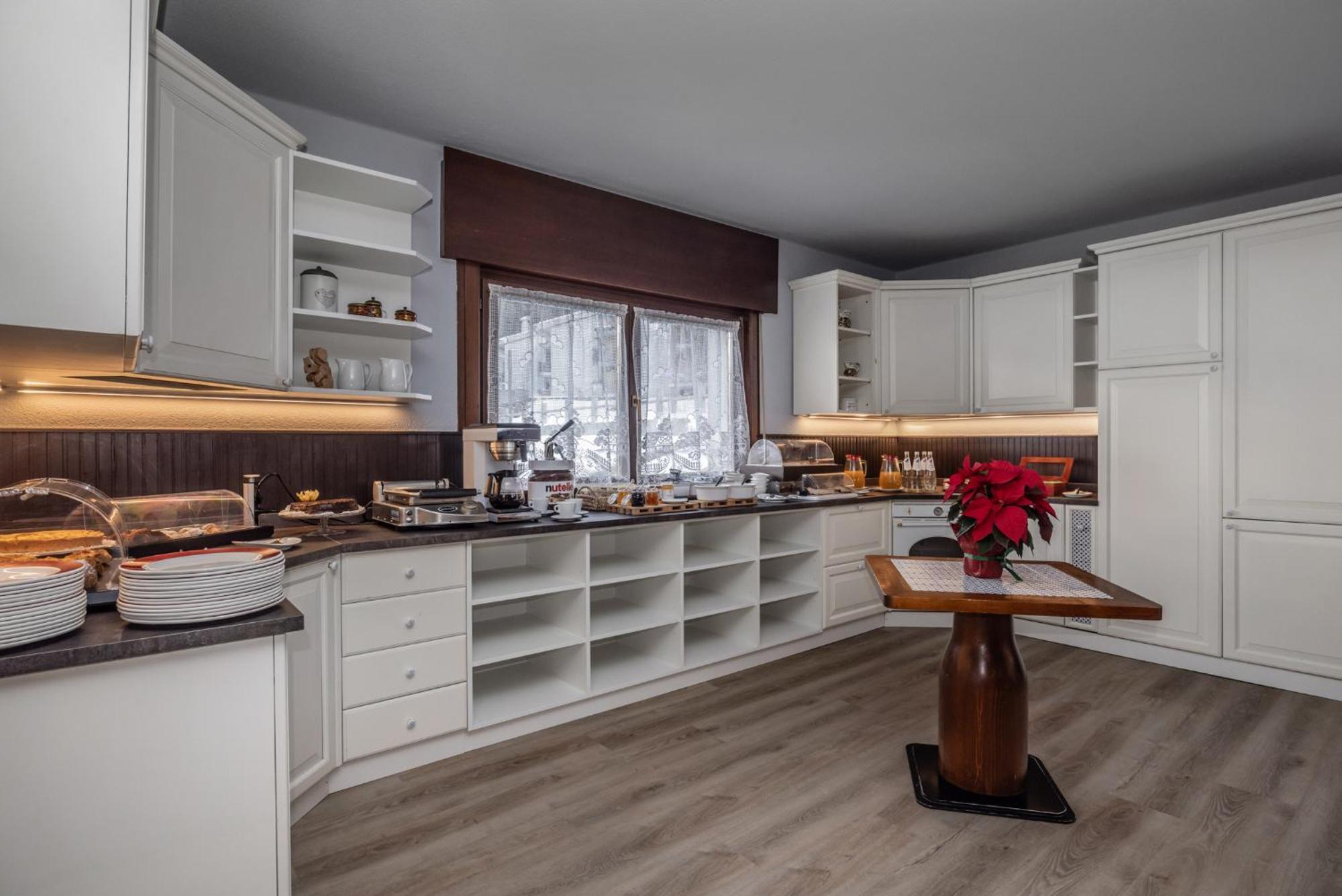 Hotel Garni Norma Madonna di Campiglio Luaran gambar